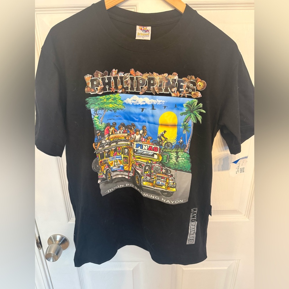 NWT Dibuho brand hand-painted t-shirt featuring a Philippine Jeepney size M